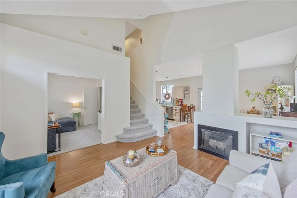 27879 Skycrest Circle, Valencia, California 91354 home-pic-7